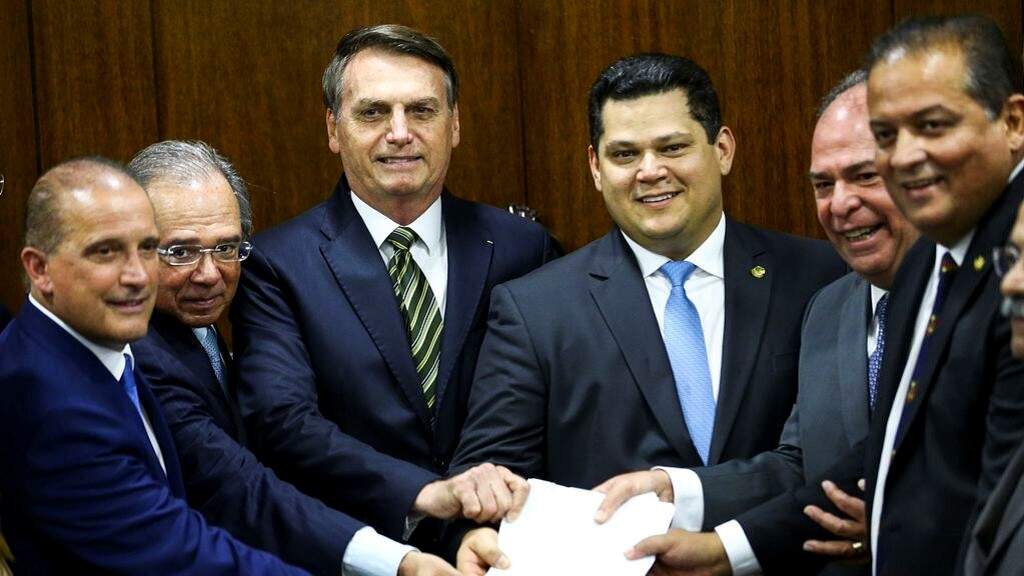 Bolsonaro admite apoio a Alcolumbre no Senado Diário do Poder