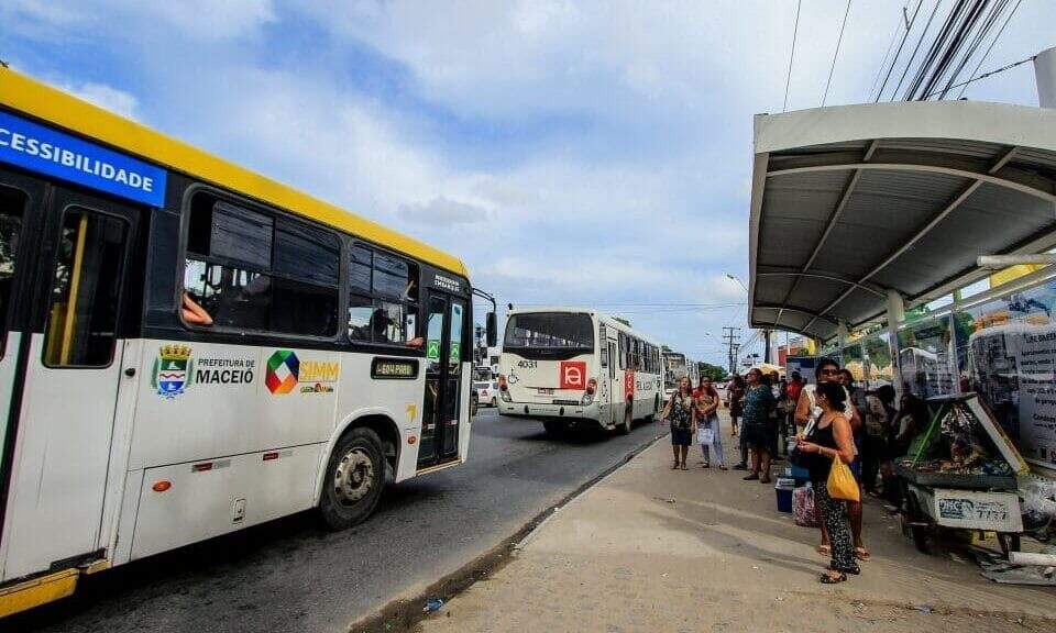 Prefeitura de Maceió  Ônibus terão horário especial nos dias de…