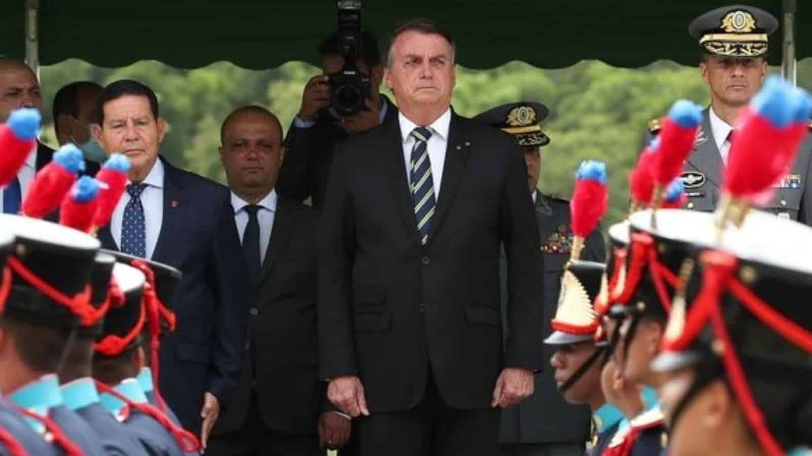 Bolsonaro Participa Da Formatura De Cadetes Da Aman E Exalta Papel Dos