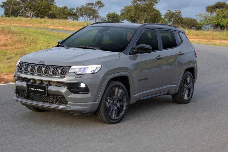 Jeep  Saiba como ativar os serviços exclusivos do Adventure Intelligence