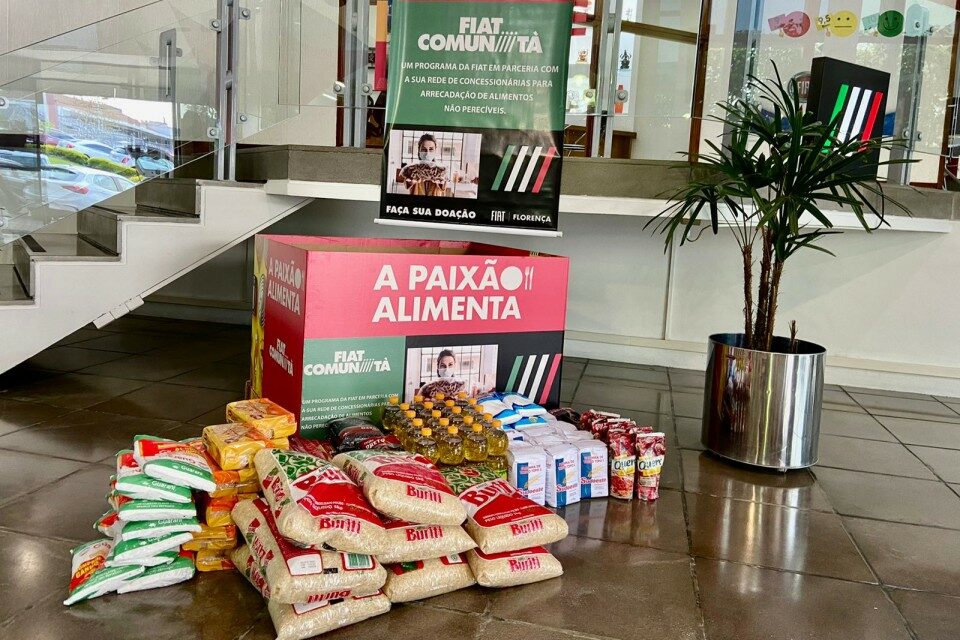 Alimentos arrecadados em concessionária da Fiat