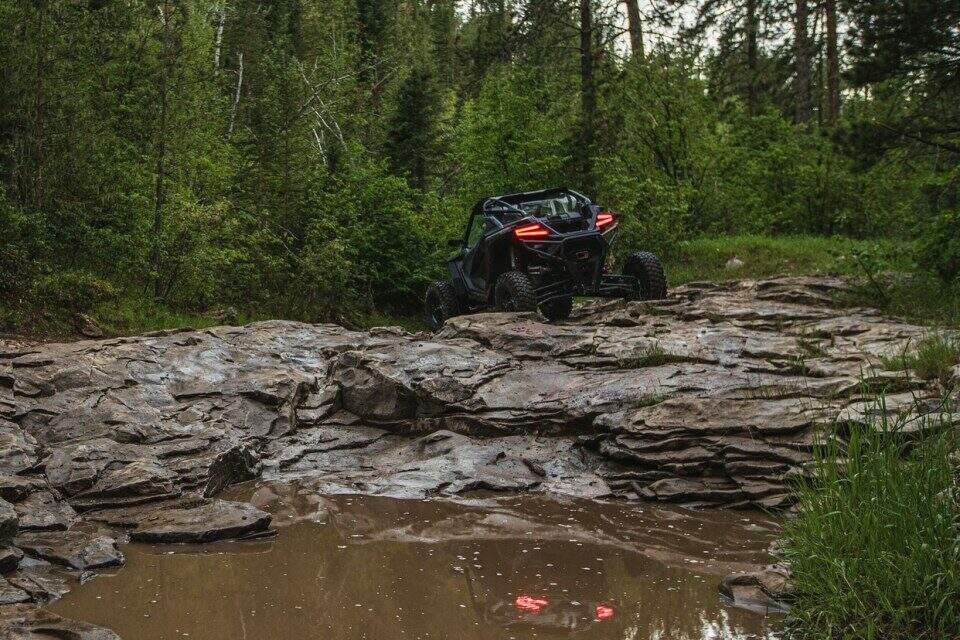 UTV Polaris RZR Pro R