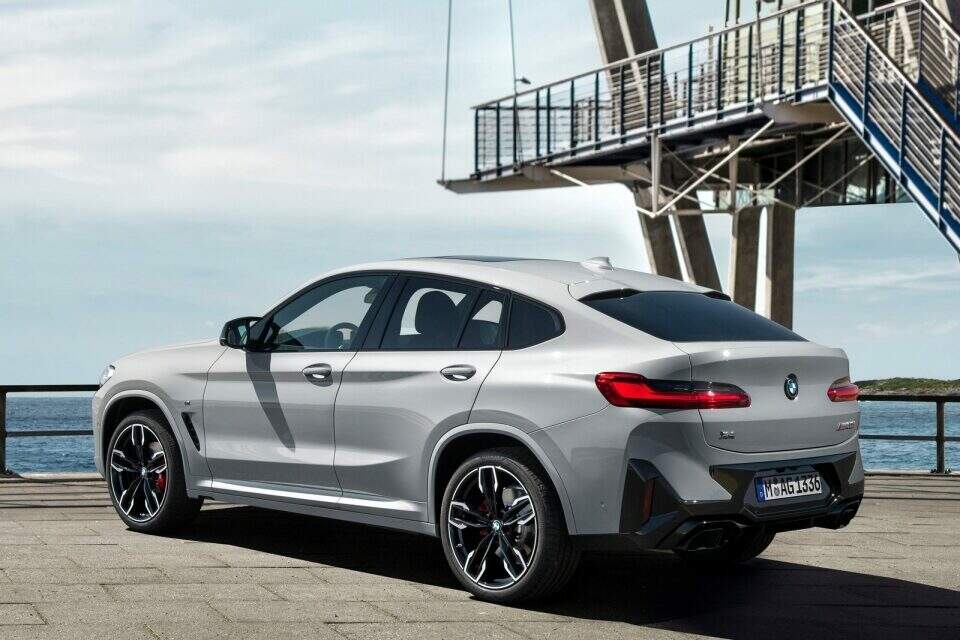 BMW X4 M40i.