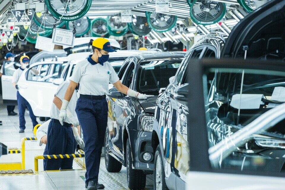 Linha de produção da Toyota em Sorocaba.