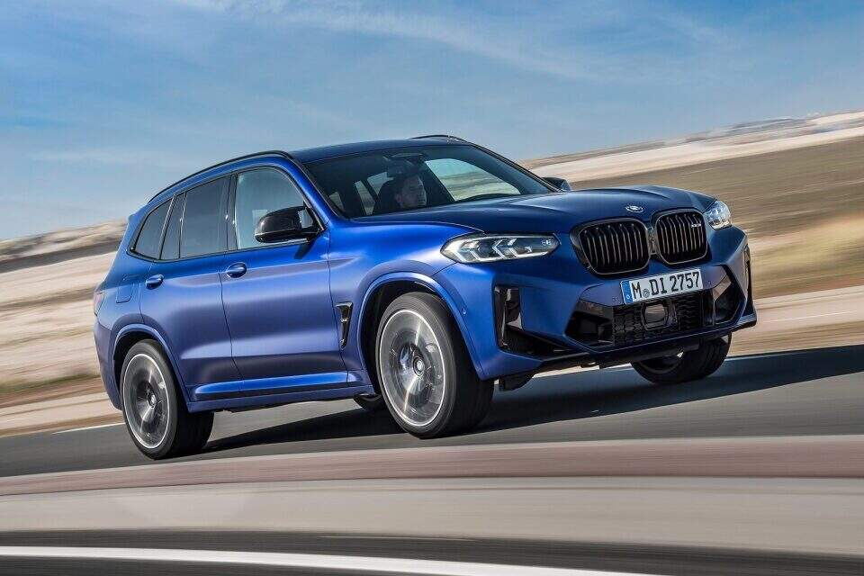 BMW X3 M40i.