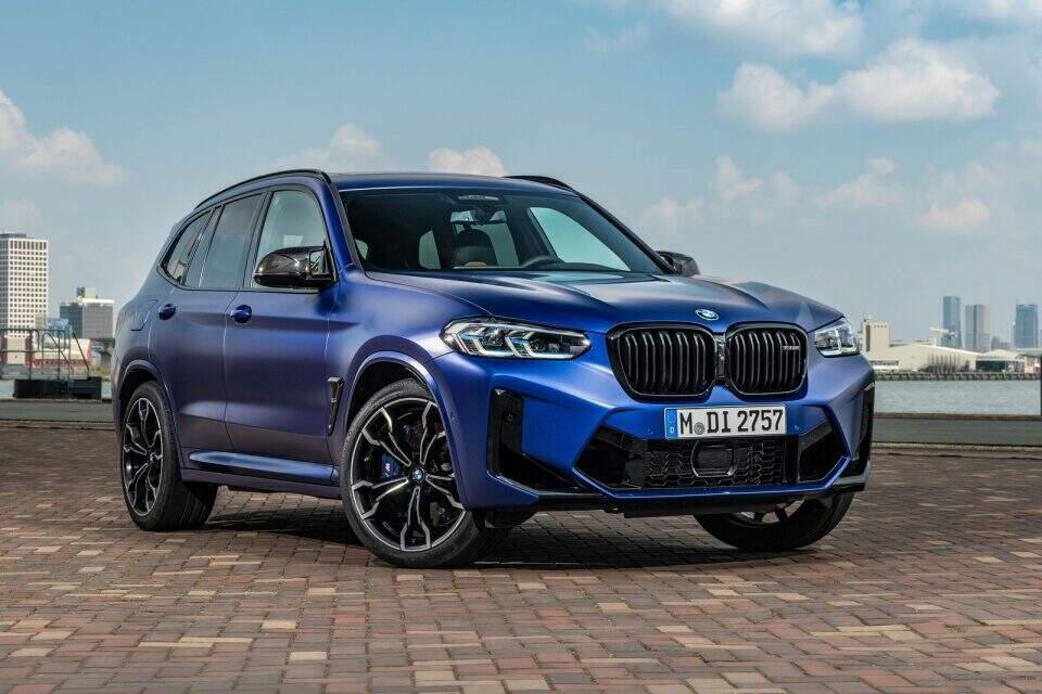 BMW X3 M40i.