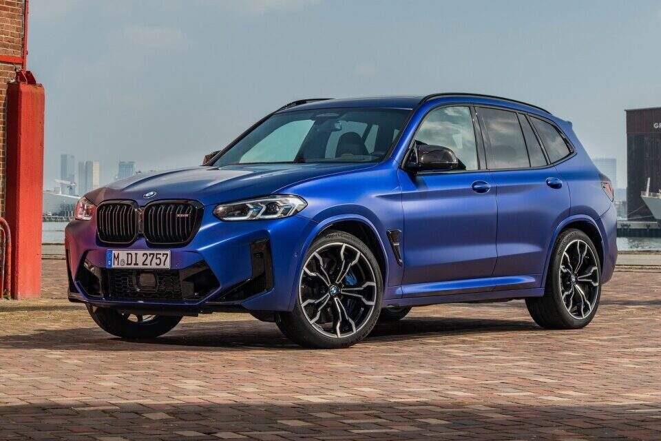 BMW X3 M40i.