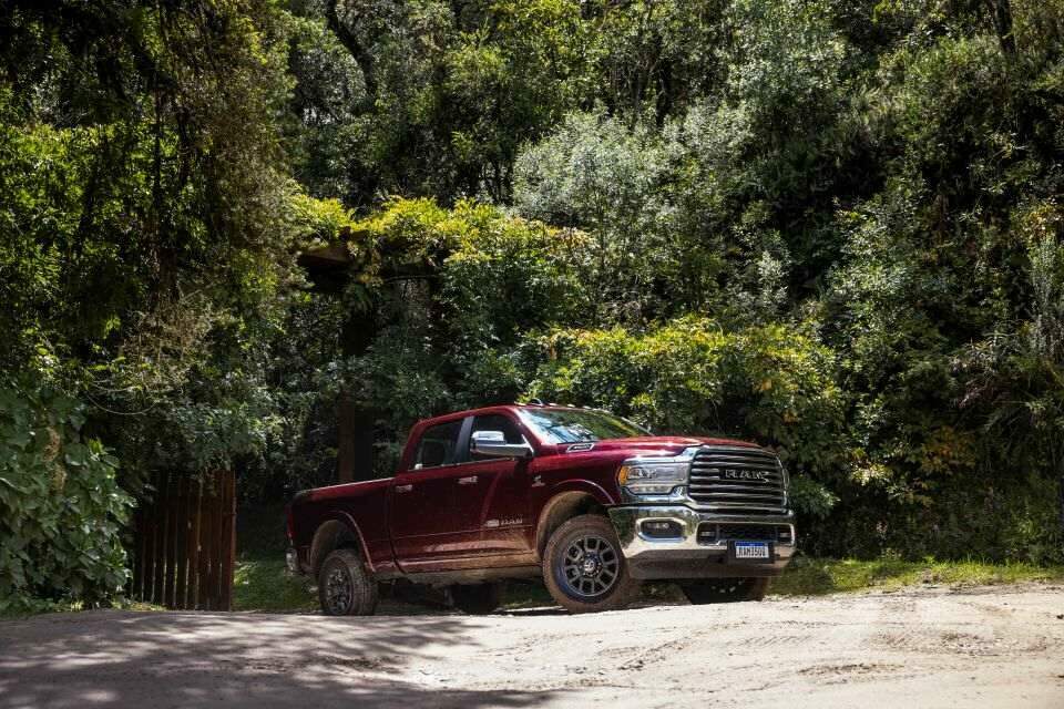 Ram 3500 Laramie Longhorn.