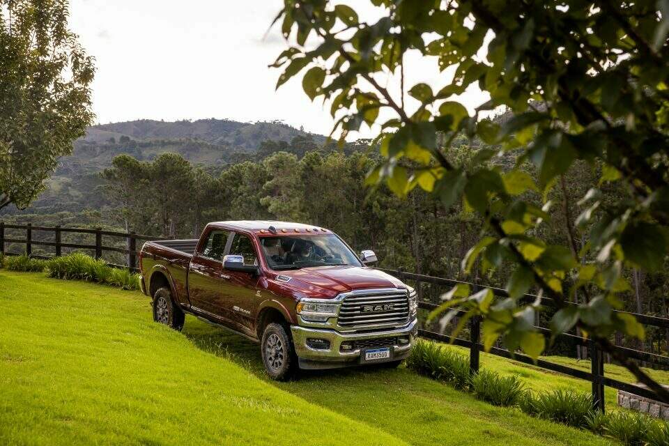 Ram 3500 Laramie Longhorn.