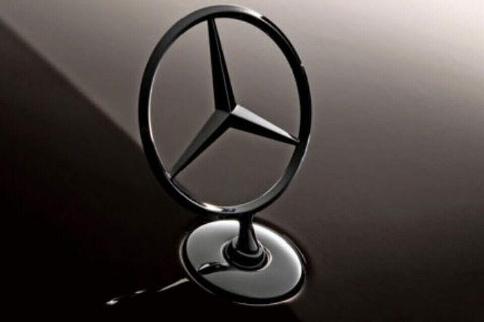 Estrela de três pontas da Mercedes-Benz.