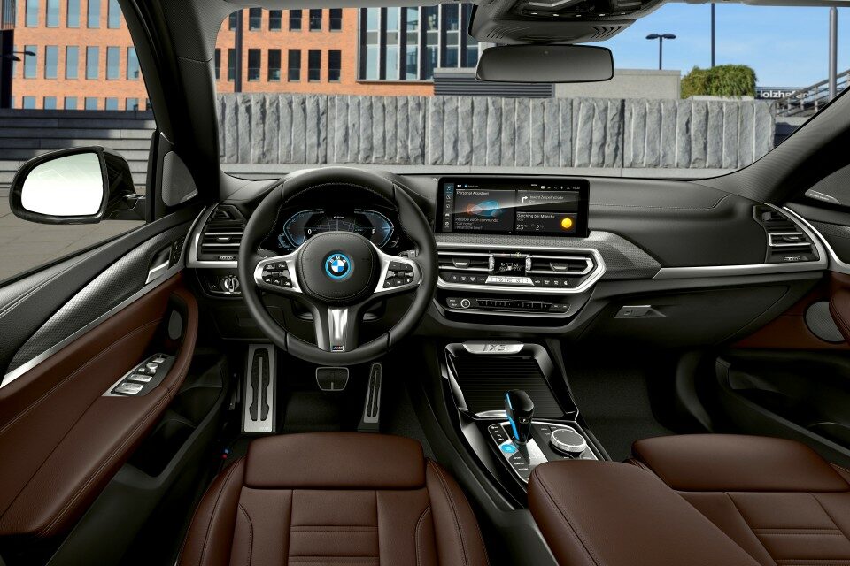 BMW iX3 M Sport.