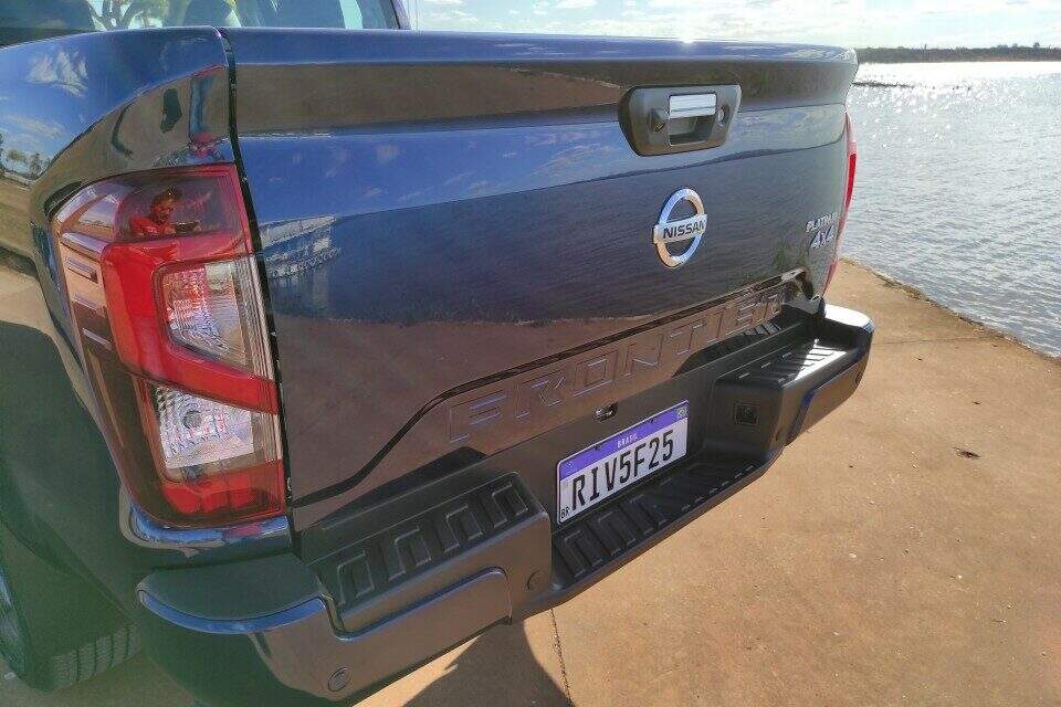 Nissan Frontier Platinum.