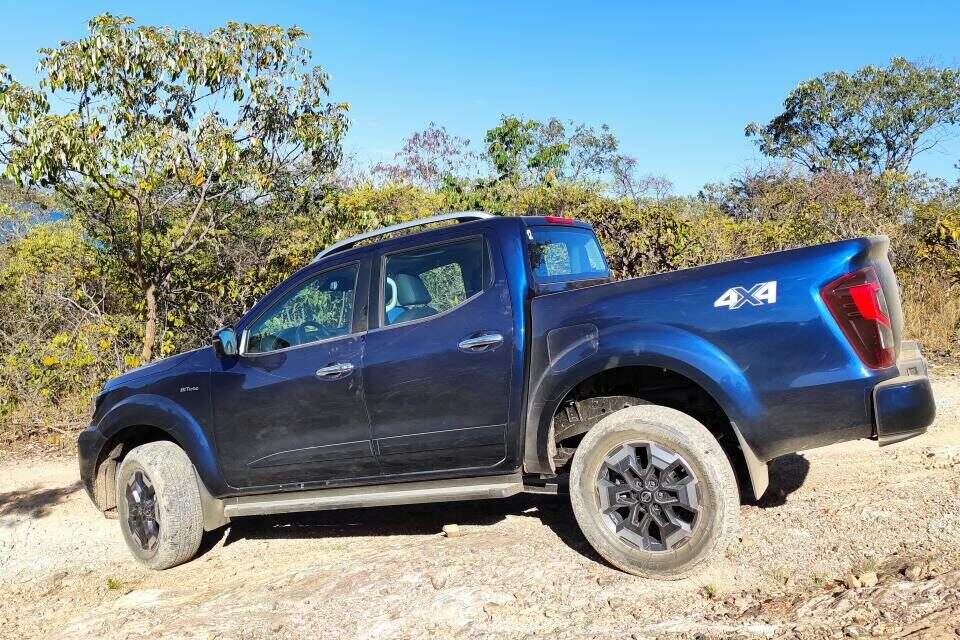 Nissan Frontier Platinum.