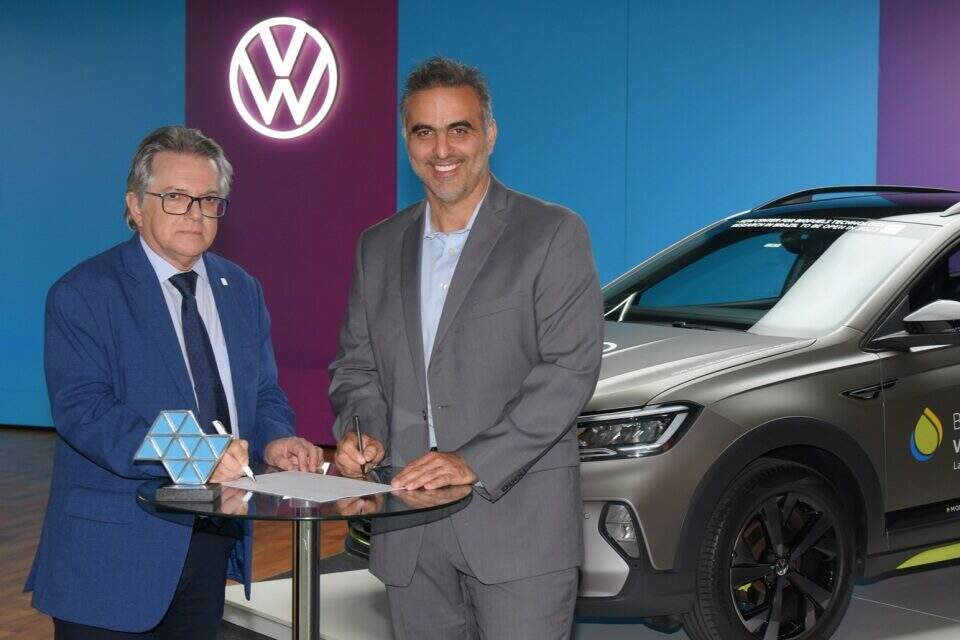 Pasqual Barretti, reitor da Unesp e Pablo de Si, CEO da Volkswagen.