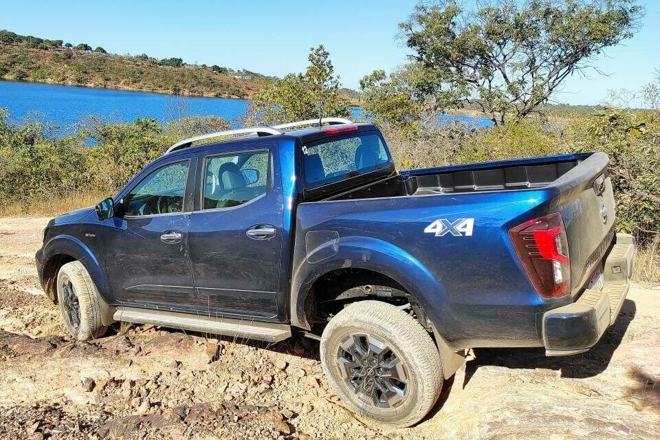 Nissan Frontier Platinum.