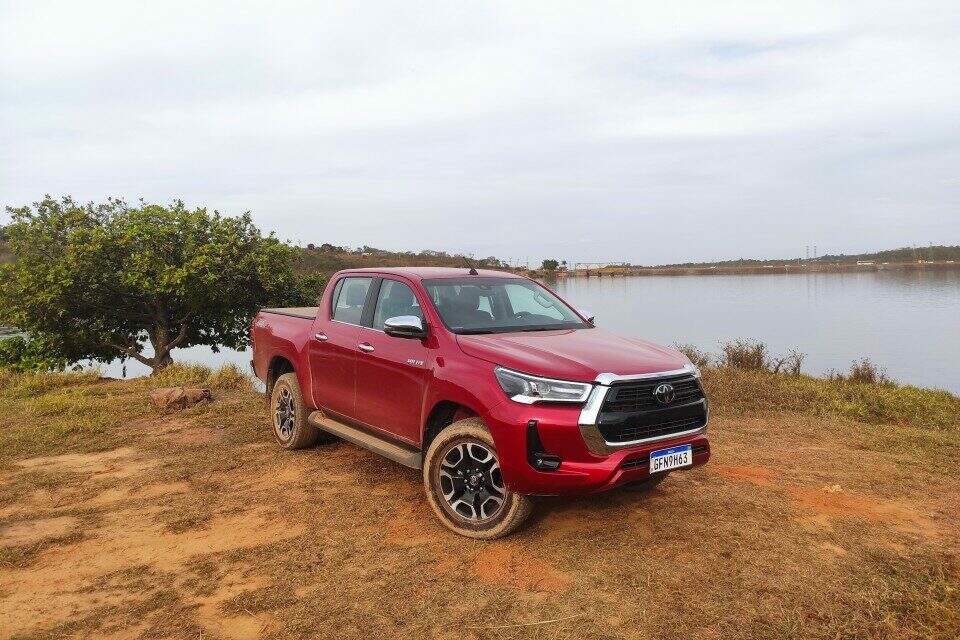 Toyota Hilux SRX.