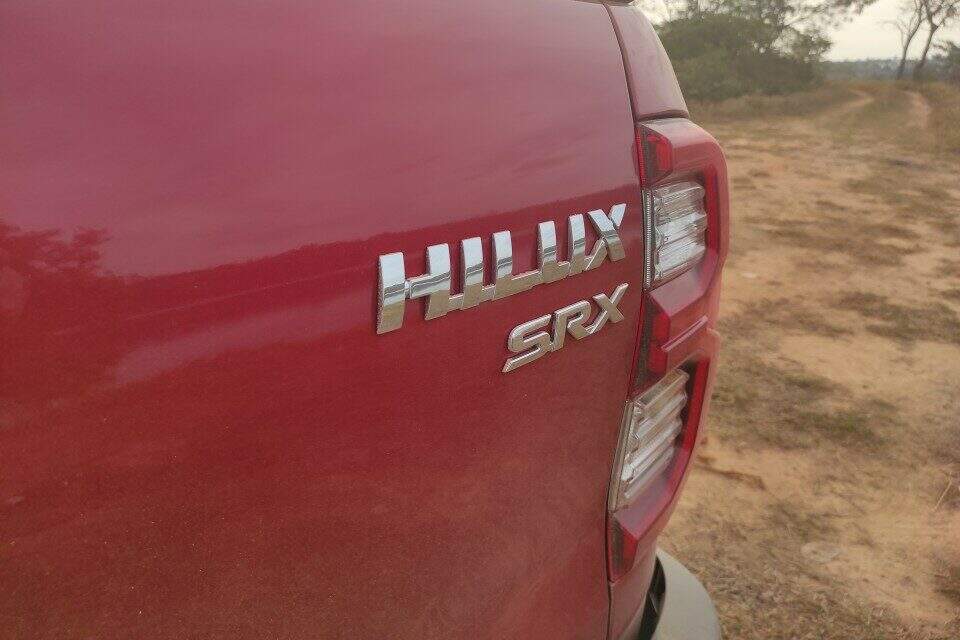 Toyota Hilux SRX.