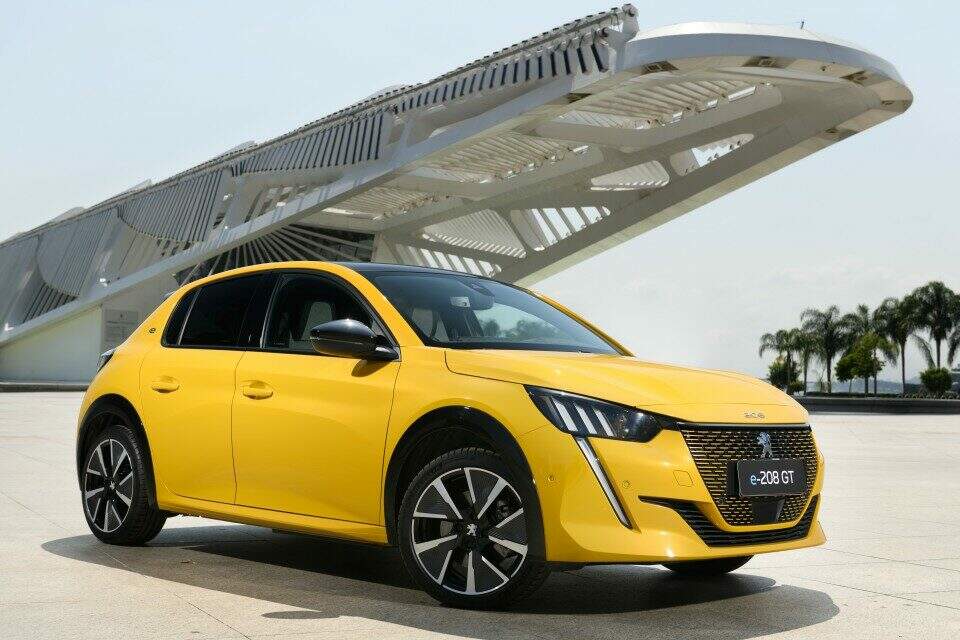 Peugeot e208.