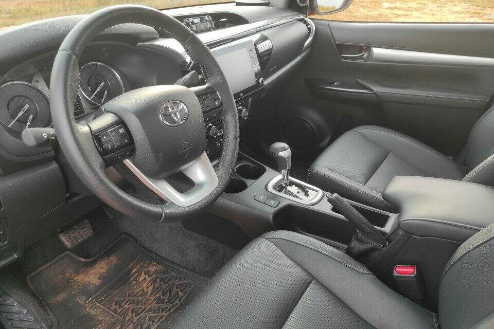 Toyota Hilux SRX.