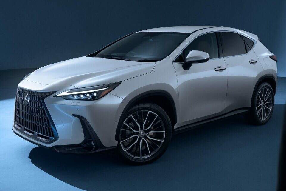 Lexus NX350h.