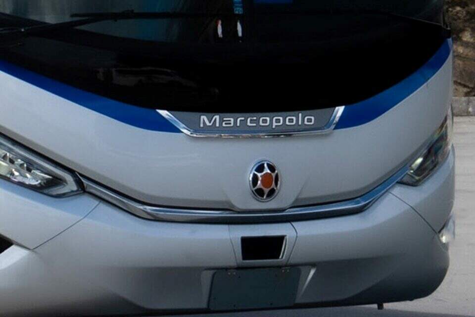 Ônibus Marcopolo.