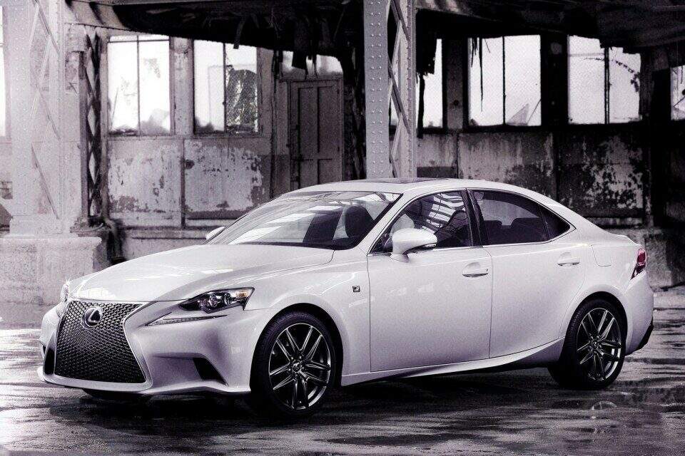 Lexus IS250.