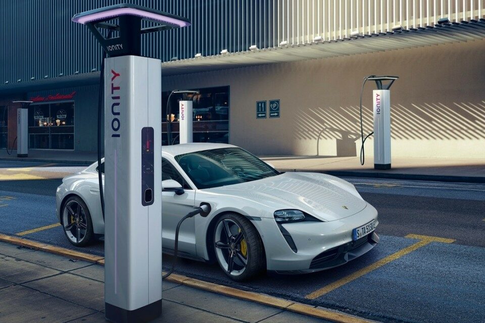 Porsche Taycan.
