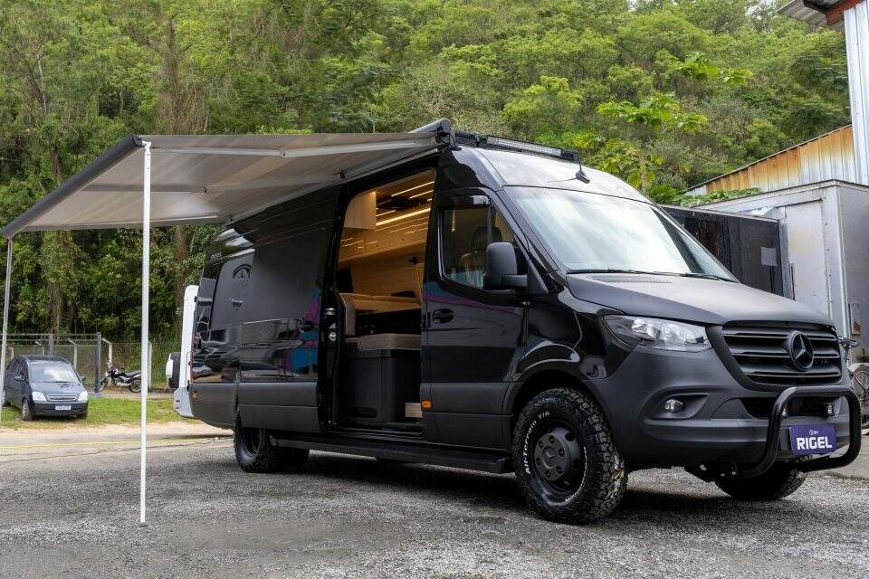 Motorhome Estrella Mobil Rigel Black Series.