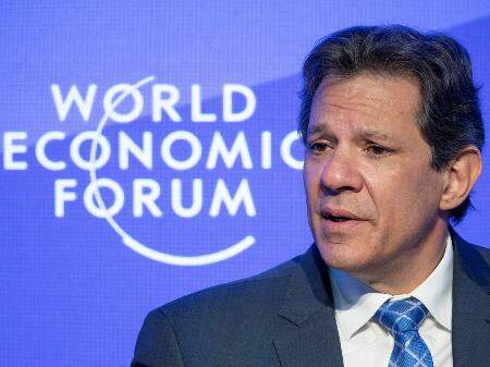 Fernando Haddad em viagem para a Suíça. Foto: WEF