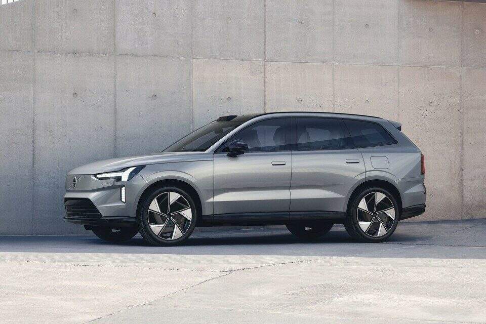 Volvo EX90.