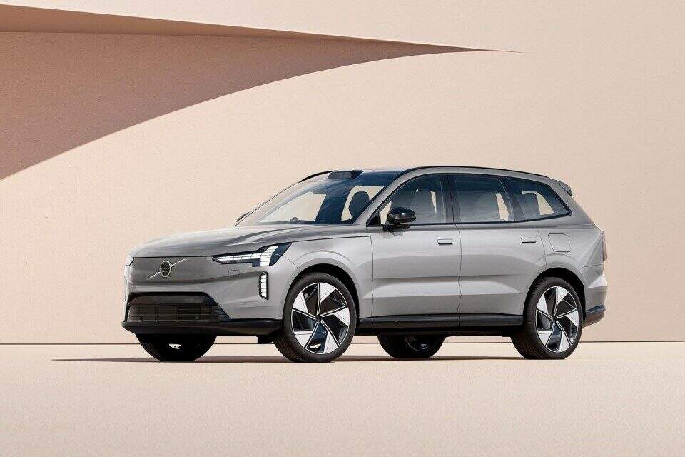 Volvo EX90.