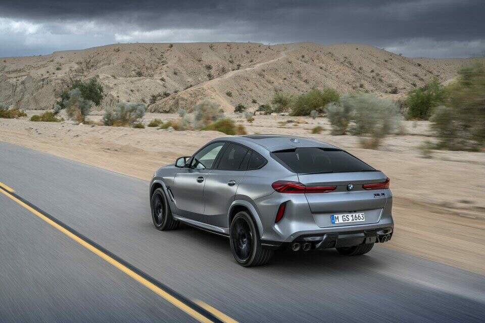 BMW X6.