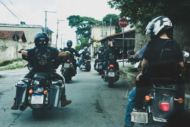 Passeio de motocicleta.