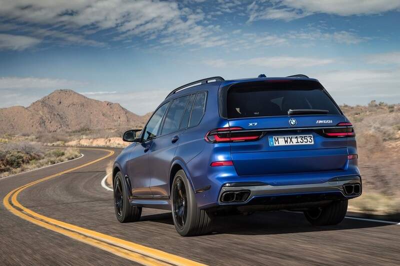 BMW X7 M60i.