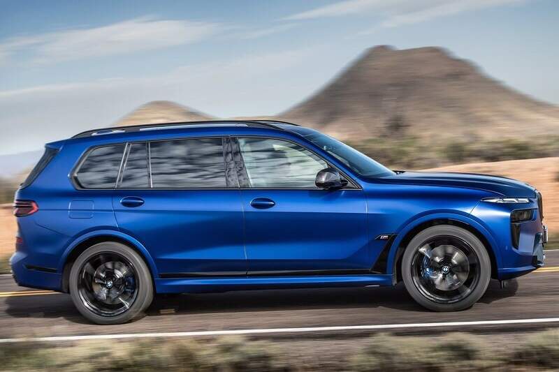 BMW X7 M60i.