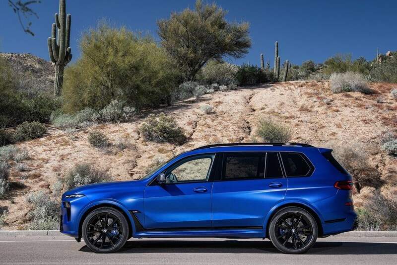 BMW X7 M60i.