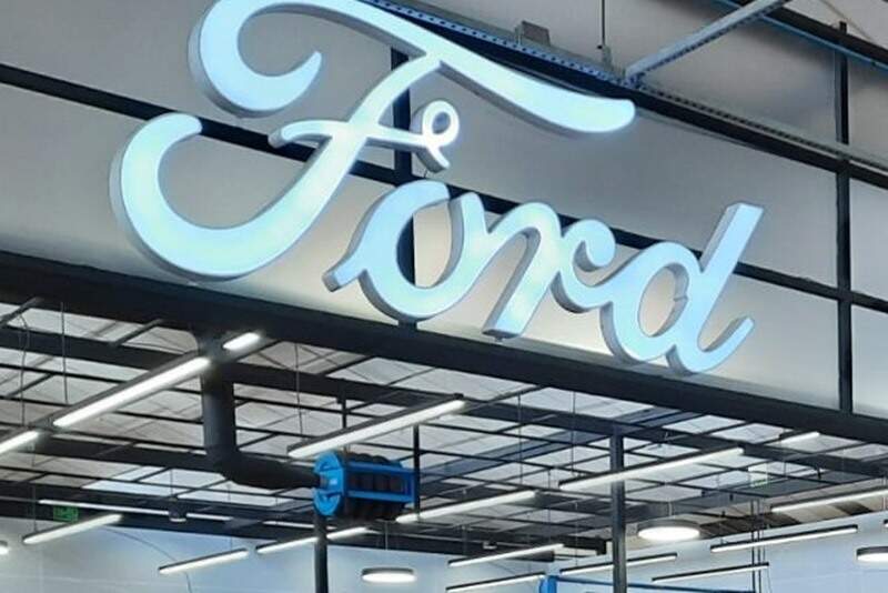 Ford oferece curso de tecnologia para pessoas de baixa renda