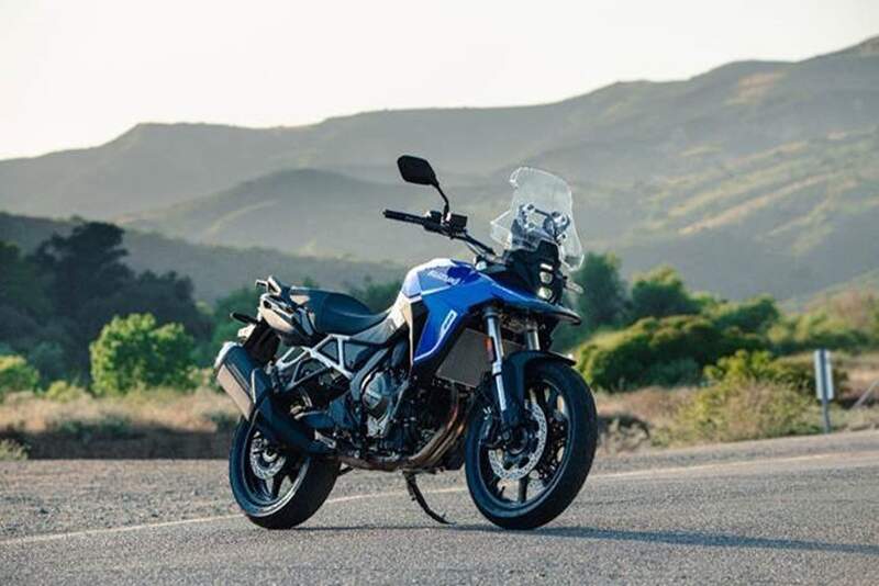 Suzuki V-Strom 800.