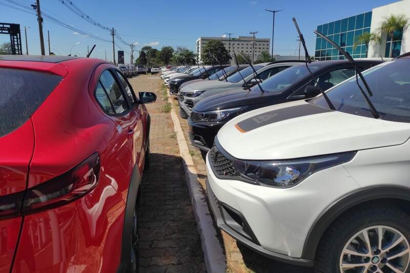 Pátio de concessionária em Brasília.