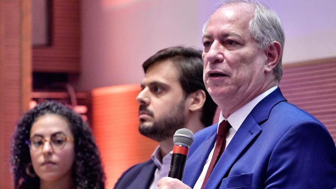 Ciro Gomes Explorar politicamente o 8 de Janeiro igualmente