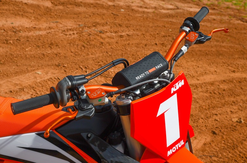 KTM 450 SX-F Factory Brasil.