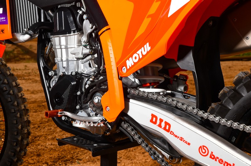 KTM 450 SX-F Factory Brasil.