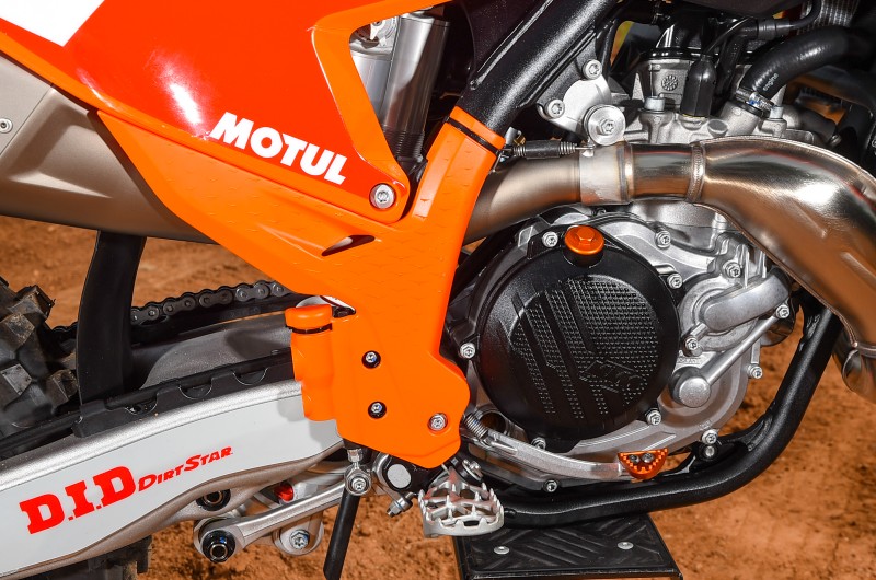 KTM 450 SX-F Factory Brasil.
