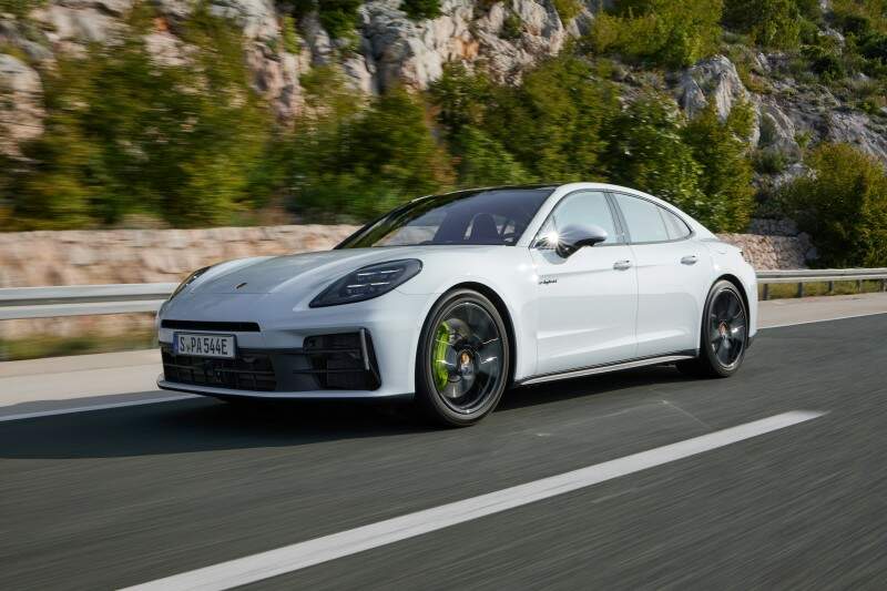 Porsche Panamera 4 E-Hybrid.