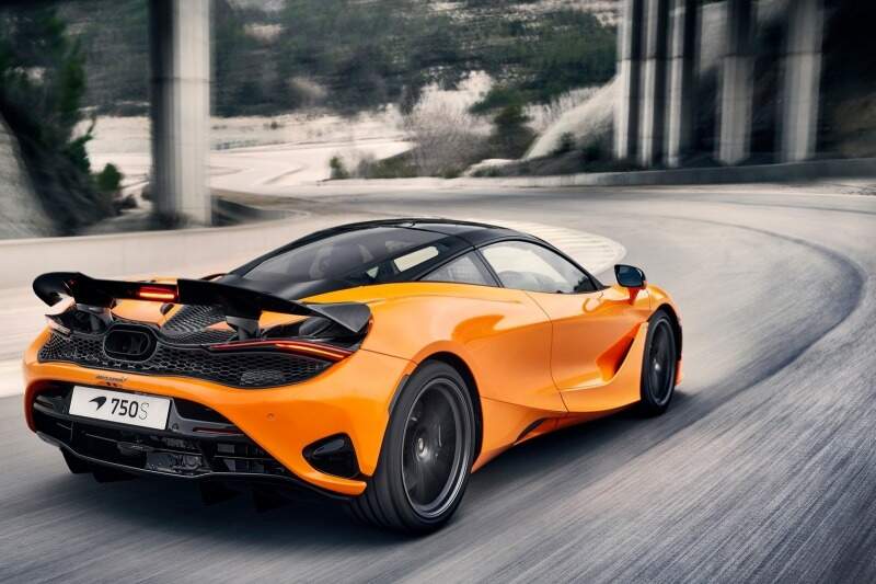 McLaren 750S.