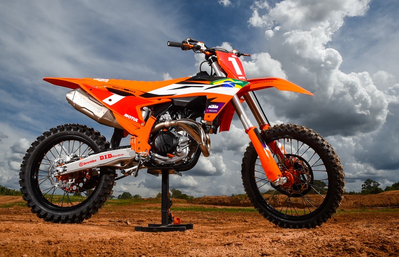 KTM 450 SX-F Factory Brasil.