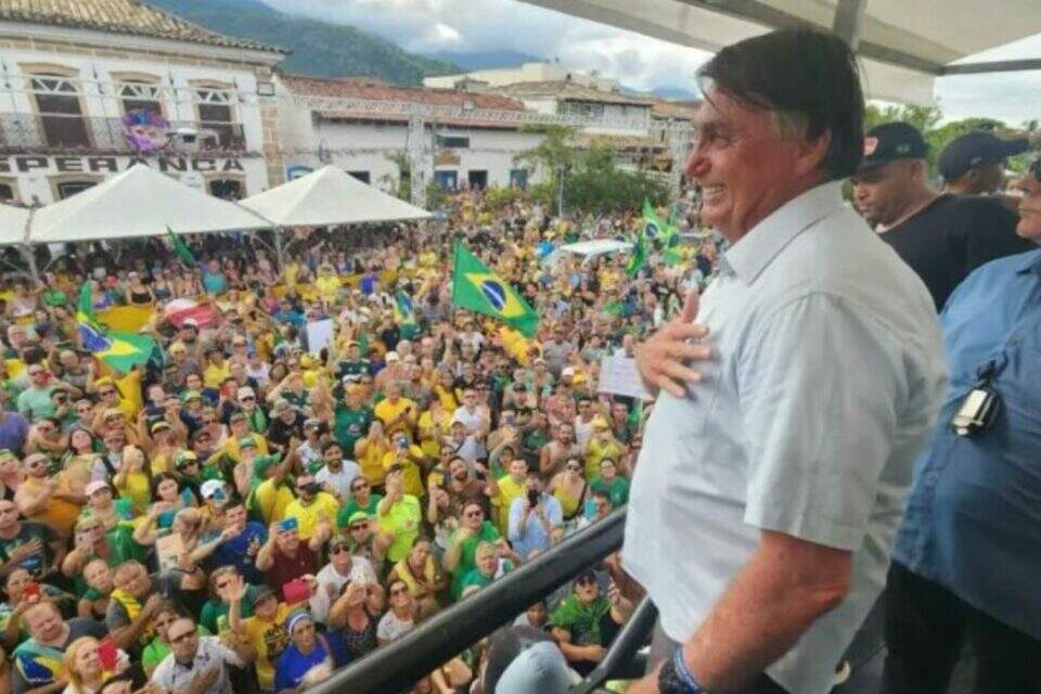 Ex-presidente Jair Bolsonaro em São Sebastião (SP), dia 7/fev/24.Foto: Redes Sociais