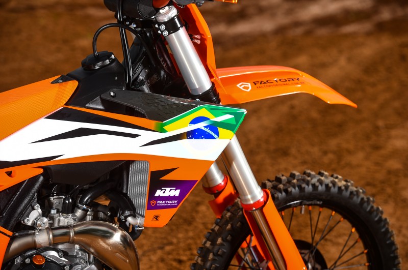 KTM 450 SX-F Factory Brasil.
