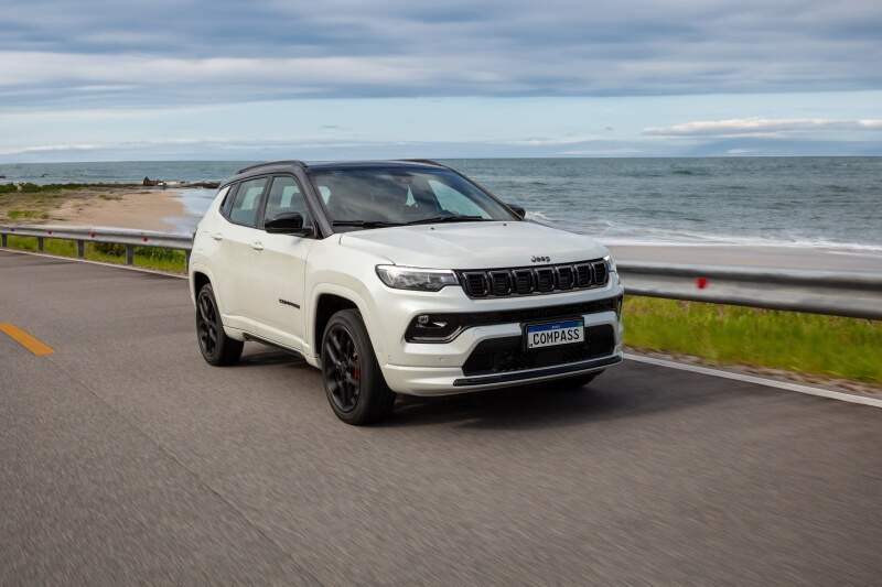 Jeep Compass Blackhawk.