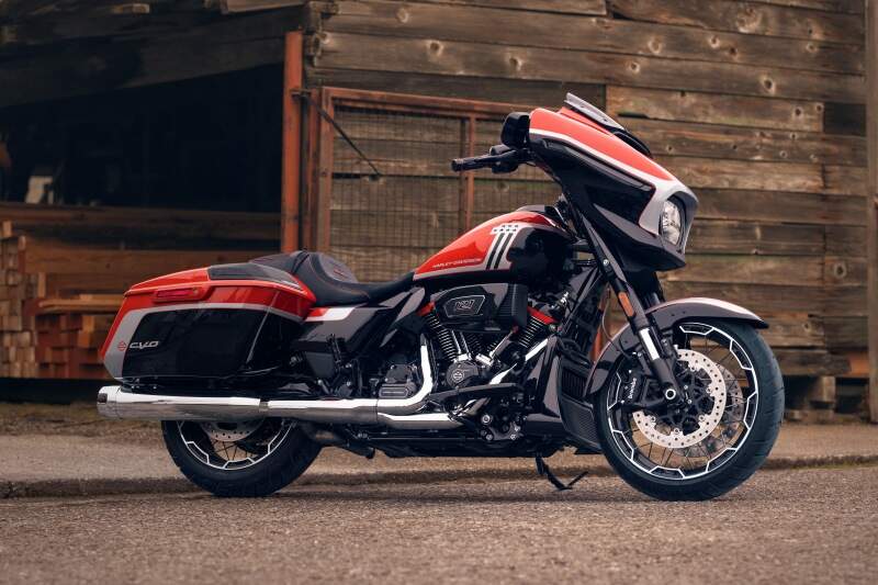 Harley-Davidson CVO Street Glide.